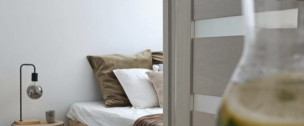 Home staging - kawalerka bez balkonu na sprzedaż, realizacja zdalna, Poznań >>